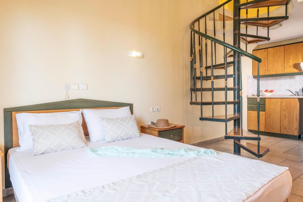 Aristides Hotel Fourka Exterior photo